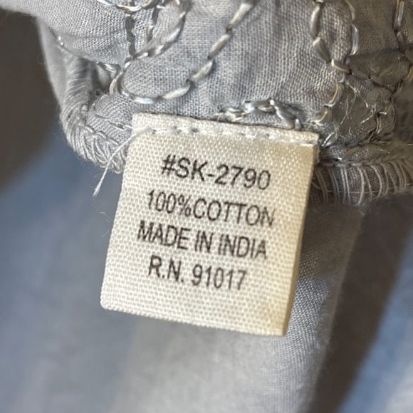 Cotton Blouse  Embroidered Sleeveless - Picture 7 of 10